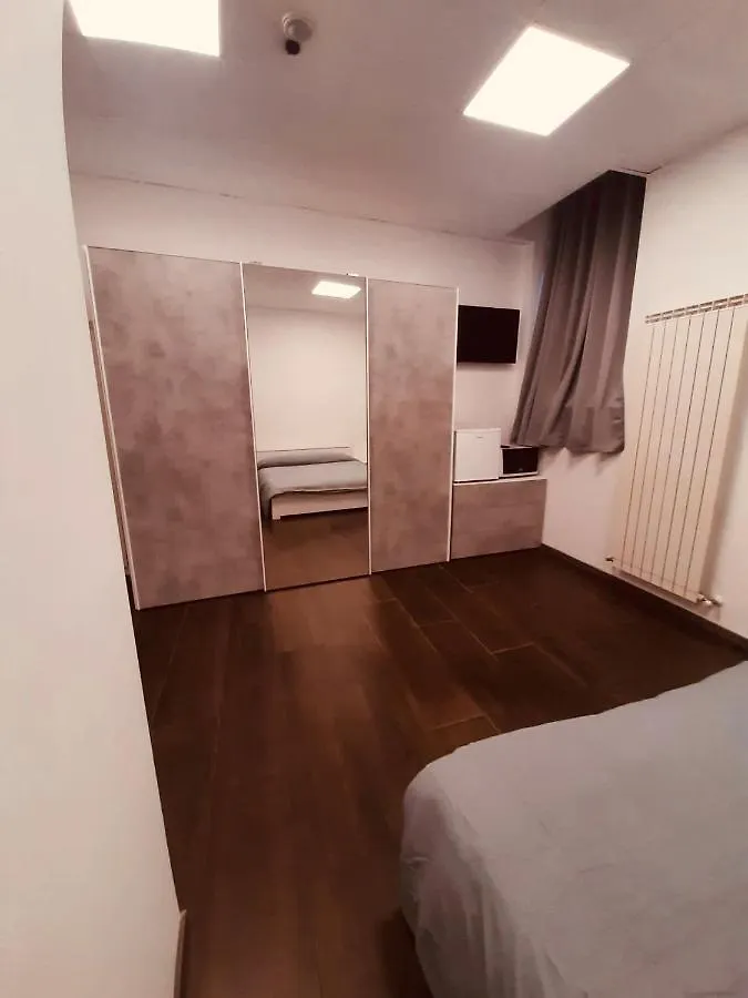 Maura'S B&B Gallarate Bed & Breakfast